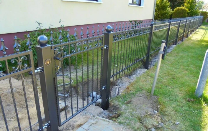 ogrodzenie-miedzy-sasiadami